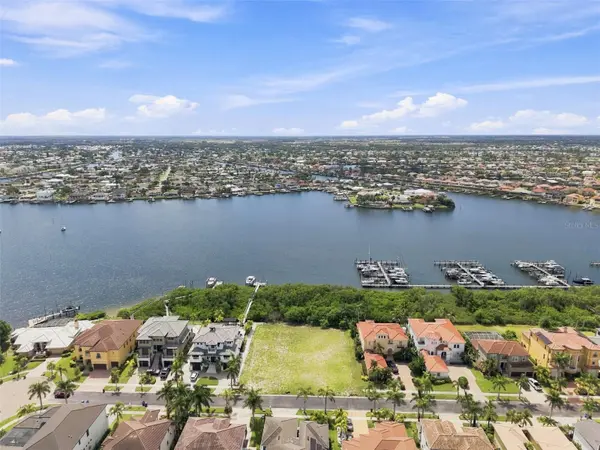 6111 LAGOMAR LN, Apollo Beach, FL 33572