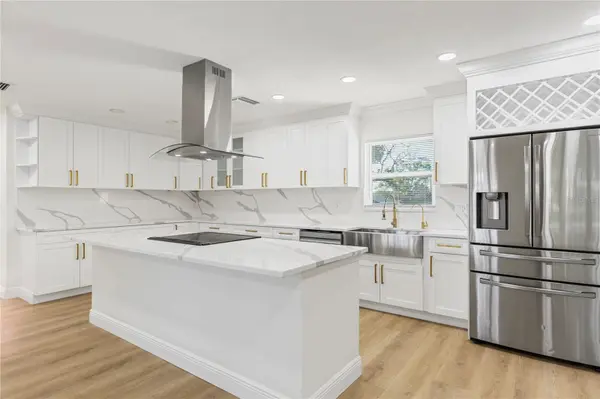 1732 LAKEVIEW RD, Clearwater, FL 33756