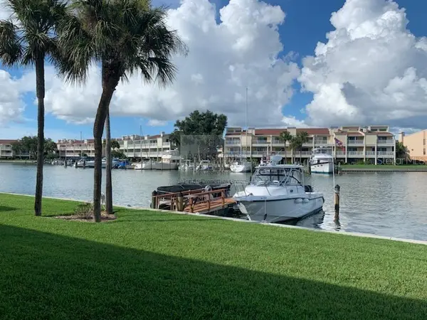 507 PLAZA SEVILLE CT #15, St Petersburg, FL 33706