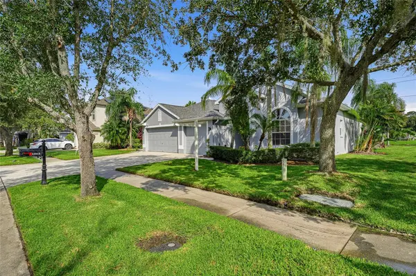 12018 NORTHUMBERLAND DR, Tampa, FL 33626