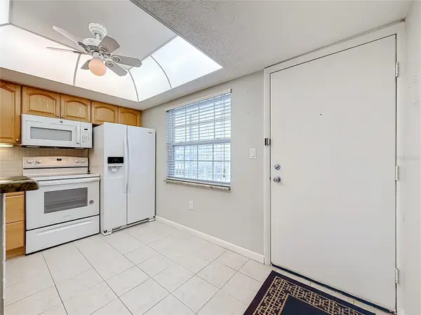 952 VIRGINIA ST #207, Dunedin, FL 34698
