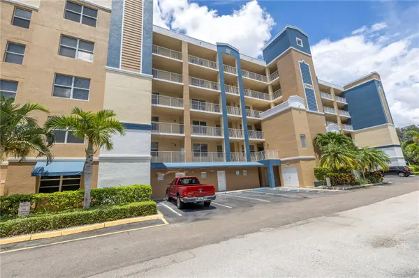 960 STARKEY RD #2202, Largo, FL 33771