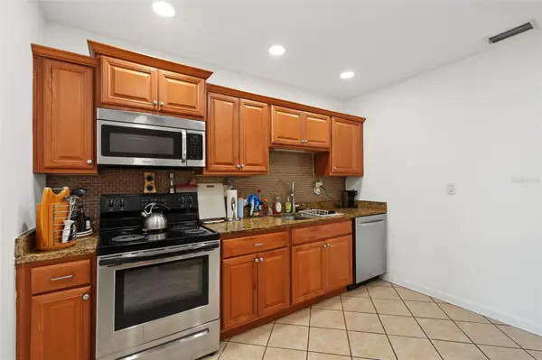 1542 LAKEVIEW RD, Clearwater, FL 33756