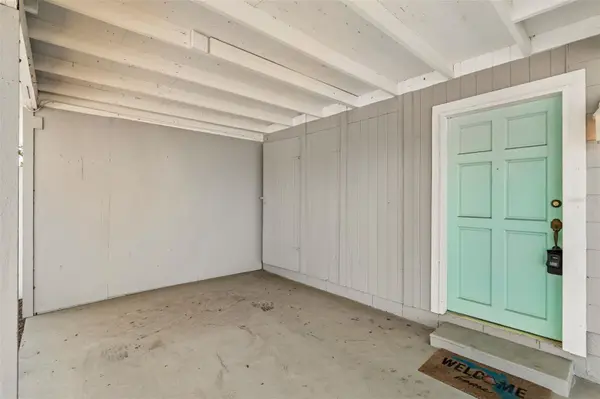 516 64TH ST S, St Petersburg, FL 33707