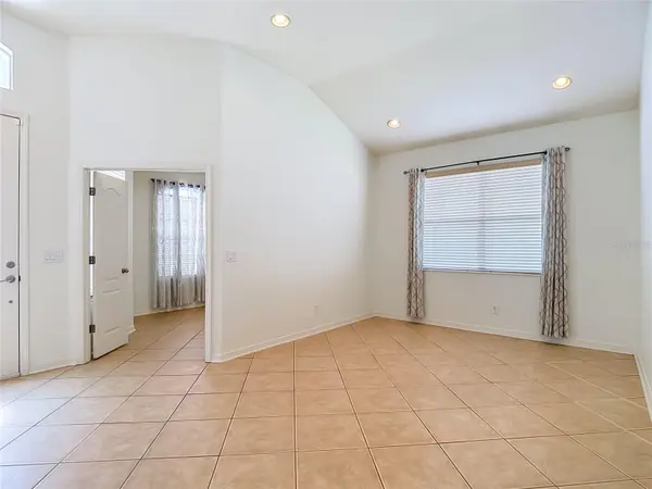 220 RONJA LN, Valrico, FL 33594