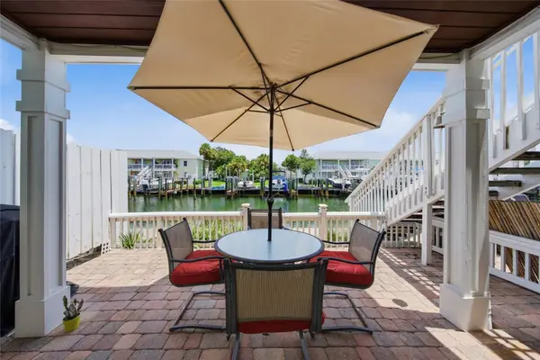 5092 BEACH DR SE #A, St Petersburg, FL 33705
