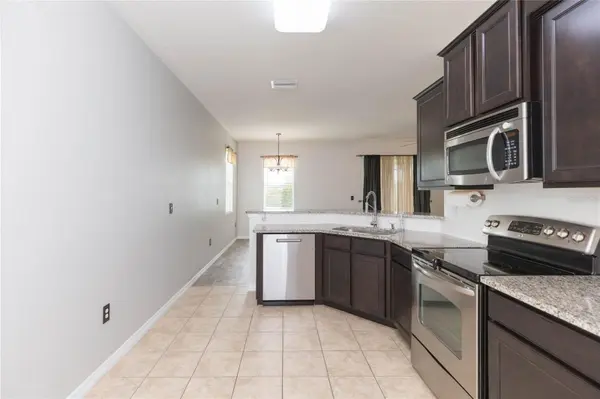 36108 LAGUNA HILLS CIR, Zephyrhills, FL 33541