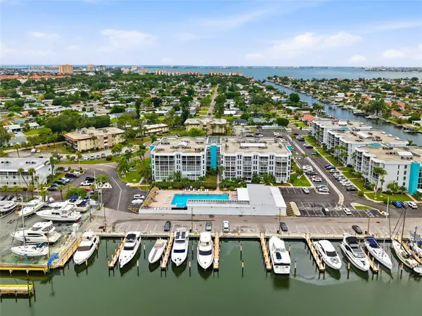4900 38TH WAY S #404, St Petersburg, FL 33711
