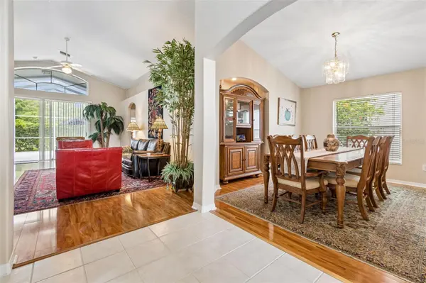 19308 SANDY SPRINGS CIR, Lutz, FL 33558
