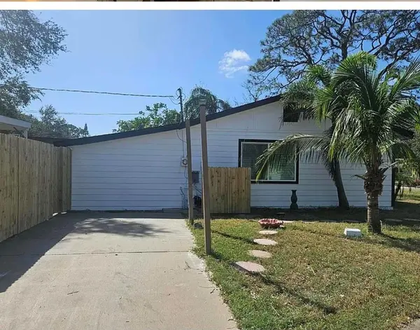 2735 BOCA CIEGA DR N, St Petersburg, FL 33710
