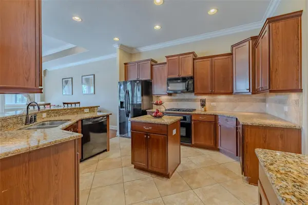 8016 CYPRESS CROSSING CT, Tampa, FL 33647
