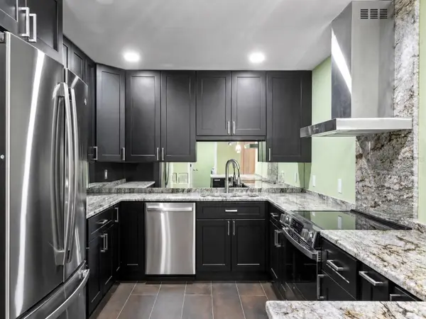 1 BEACH DR SE #1112, St Petersburg, FL 33701