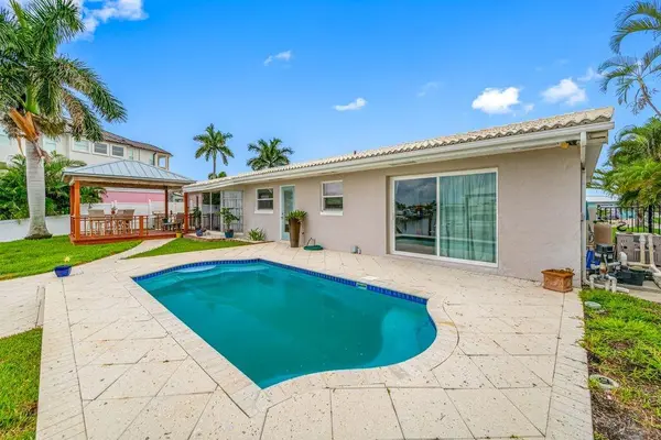 530 79TH ST S, St Petersburg, FL 33707
