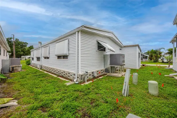 6821 AMERICANA DR NE #106, St Petersburg, FL 33702