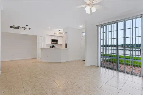 9818 LAKE CHASE ISLAND WAY #9818, Tampa, FL 33626