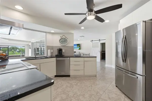 418 AVALON DR, Cape Coral, FL 33904