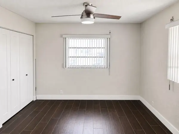 1847 SHORE DR S #101, St Petersburg, FL 33707