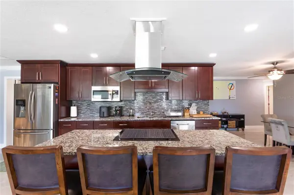 2198 OAK GROVE DR, Clearwater, FL 33764