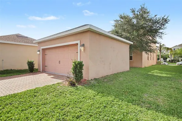 11118 LONGLEAF WOODS DR, Orlando, FL 32832