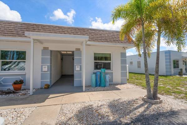 599 WESTWINDS DR #9, Palm Harbor, FL 34683