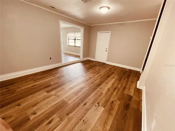 3210 LAUREL LN, Plant City, FL 33566