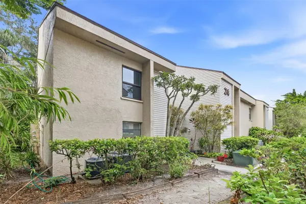 4873 PURITAN CIR #2401, Tampa, FL 33617
