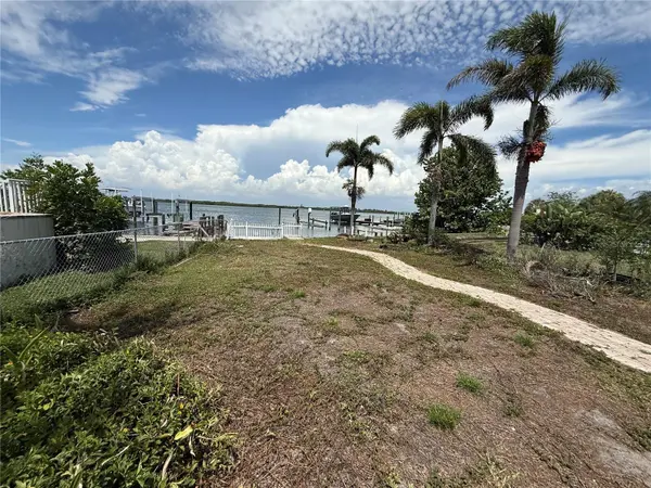 6111 BAYOU GRANDE BLVD NE, St Petersburg, FL 33703