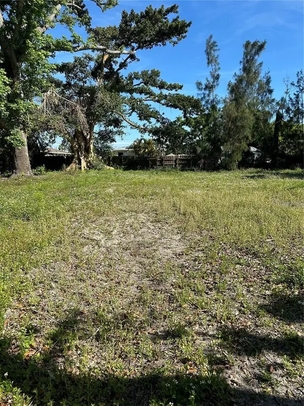 4049 45TH AVE N, St Petersburg, FL 33714