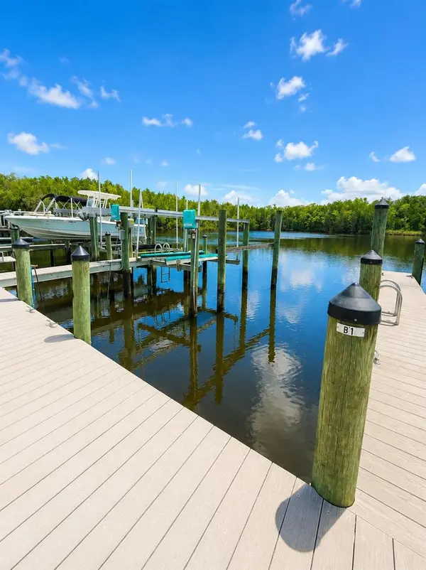 11122 W COVE HARBOR DR #112, Crystal River, FL 34428