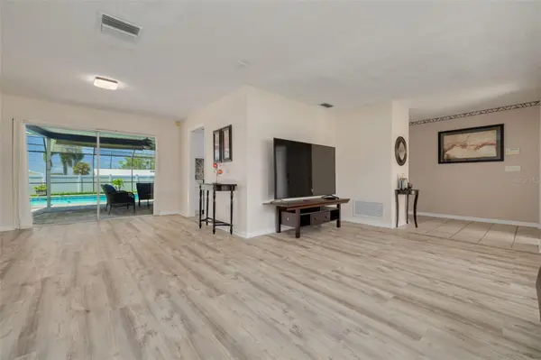 8960 140TH ST, Seminole, FL 33776