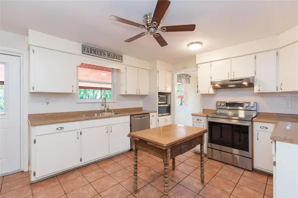 8719 HANDCART RD, Wesley Chapel, FL 33545