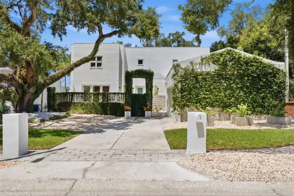2701 CHAMBRAY LN, Tampa, FL 33611