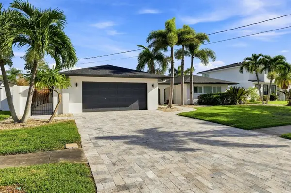 320 PALM IS NE, Clearwater Beach, FL 33767