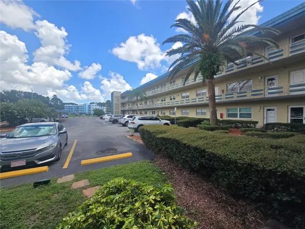 5750 80TH ST N #B206, St Petersburg, FL 33709