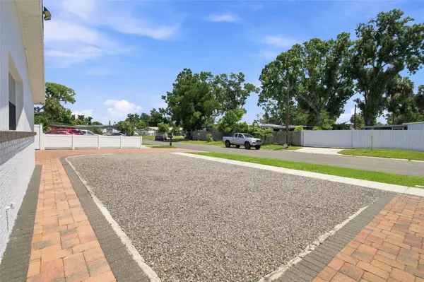 6033 AMBASSADOR DR, Tampa, FL 33615