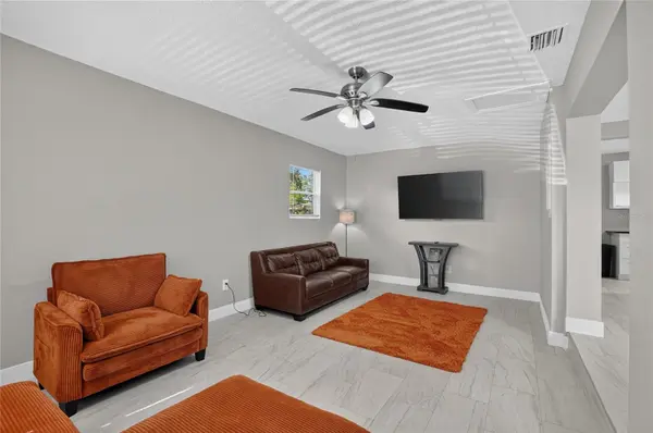 10420 N 22ND ST, Tampa, FL 33612