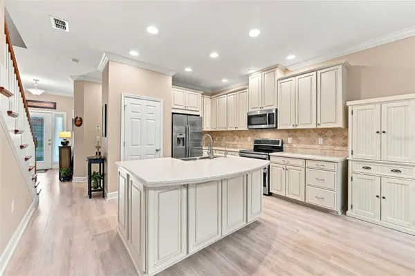8738 TERRACINA LAKE DR, Tampa, FL 33625