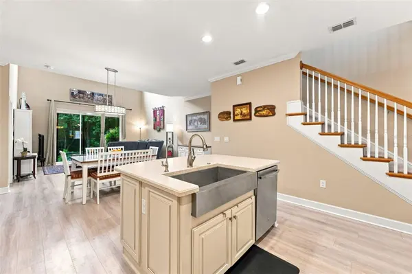 8738 TERRACINA LAKE DR, Tampa, FL 33625