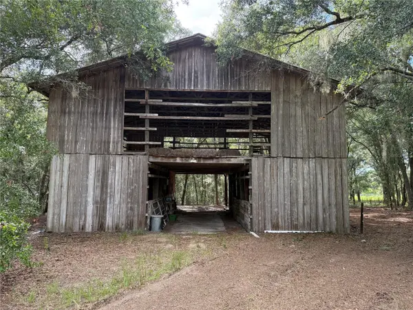 28430 ROBERTS DR, Brooksville, FL 34602