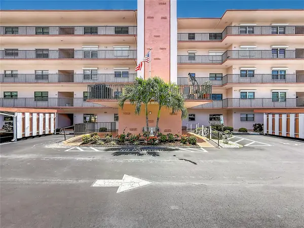 8174 TERRACE GARDEN DR N #207, St Petersburg, FL 33709