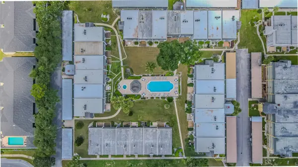8765 BARDMOOR BLVD #304, Seminole, FL 33777