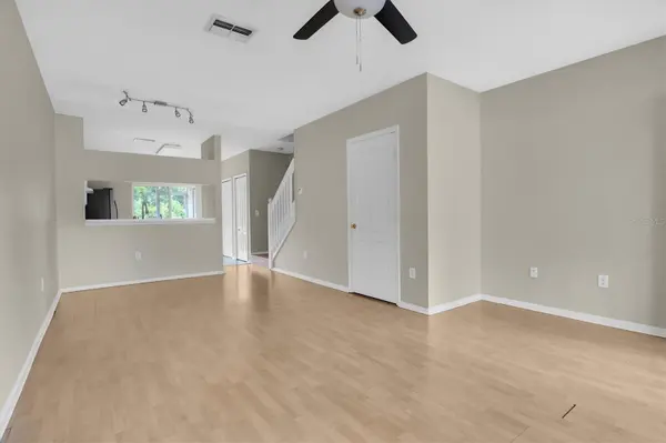 1338 STANDRIDGE DR, Zephyrhills, FL 33543