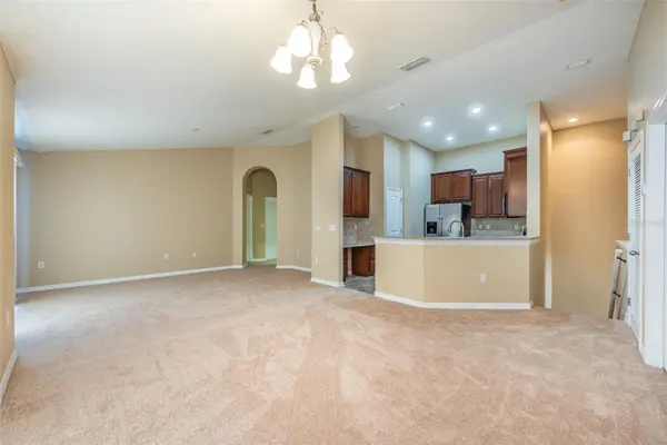 6750 EAGLE FEATHER DR, Riverview, FL 33578