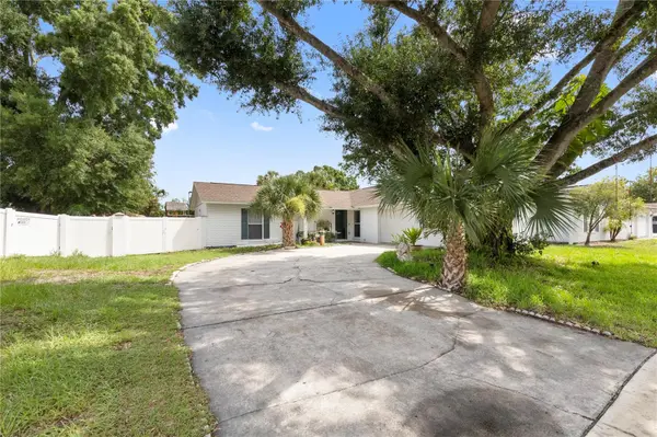 7529 ARMAND CIR, Tampa, FL 33634