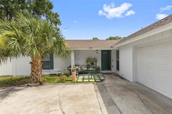 7529 ARMAND CIR, Tampa, FL 33634