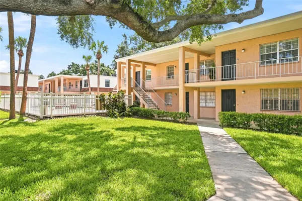 4702 MICHAEL CT #142, Tampa, FL 33614