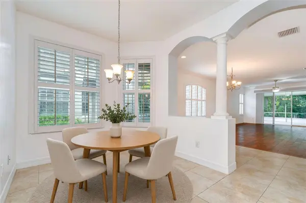 6026 SANDHILL RIDGE DR, Lithia, FL 33547
