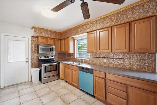 3106 W BRADDOCK ST, Tampa, FL 33607