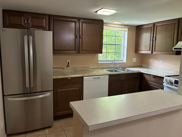 1124 85TH TER N #D, St Petersburg, FL 33702