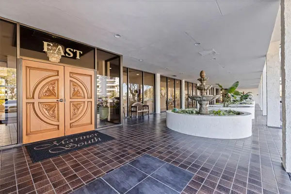 5700 MARINER ST #803, Tampa, FL 33609